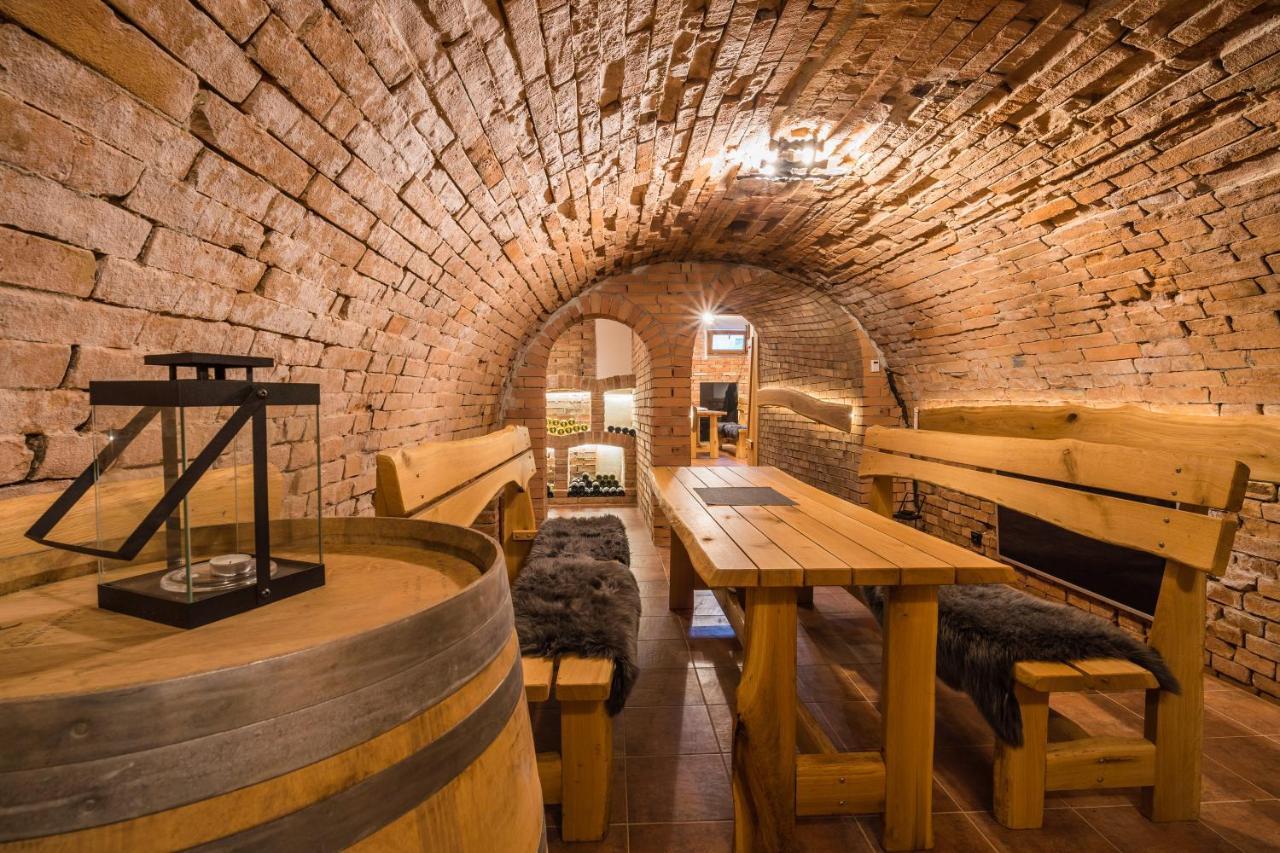 Vinoza - Ubytovani A Vinny Sklep Velke Bilovice Rulandova Bagian luar foto