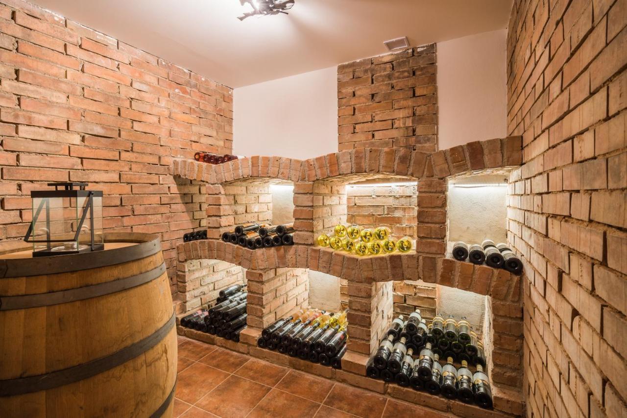 Vinoza - Ubytovani A Vinny Sklep Velke Bilovice Rulandova Bagian luar foto